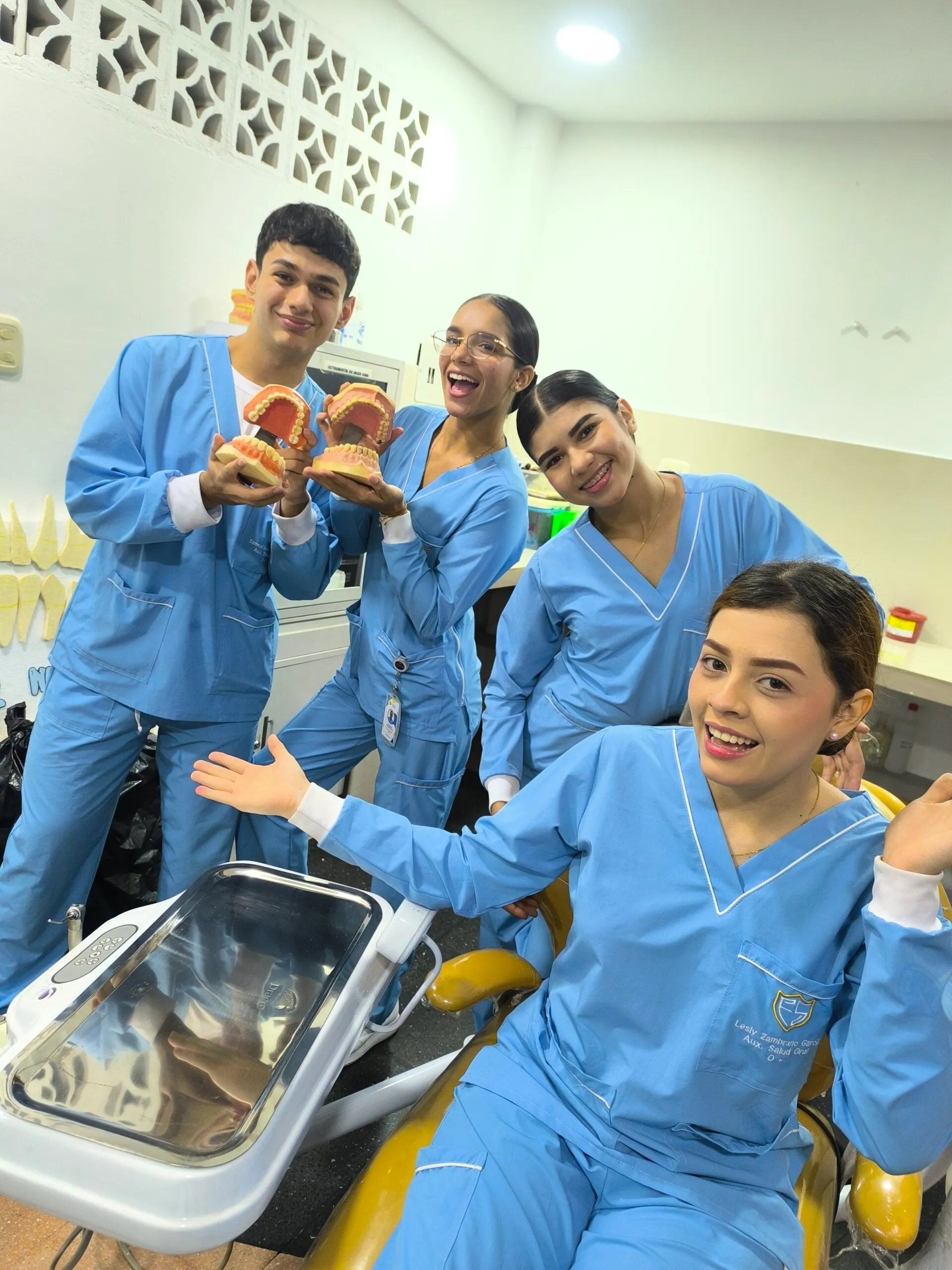 Estudiantes de ECSALUD en actividades académicas y prácticas (foto 12)
