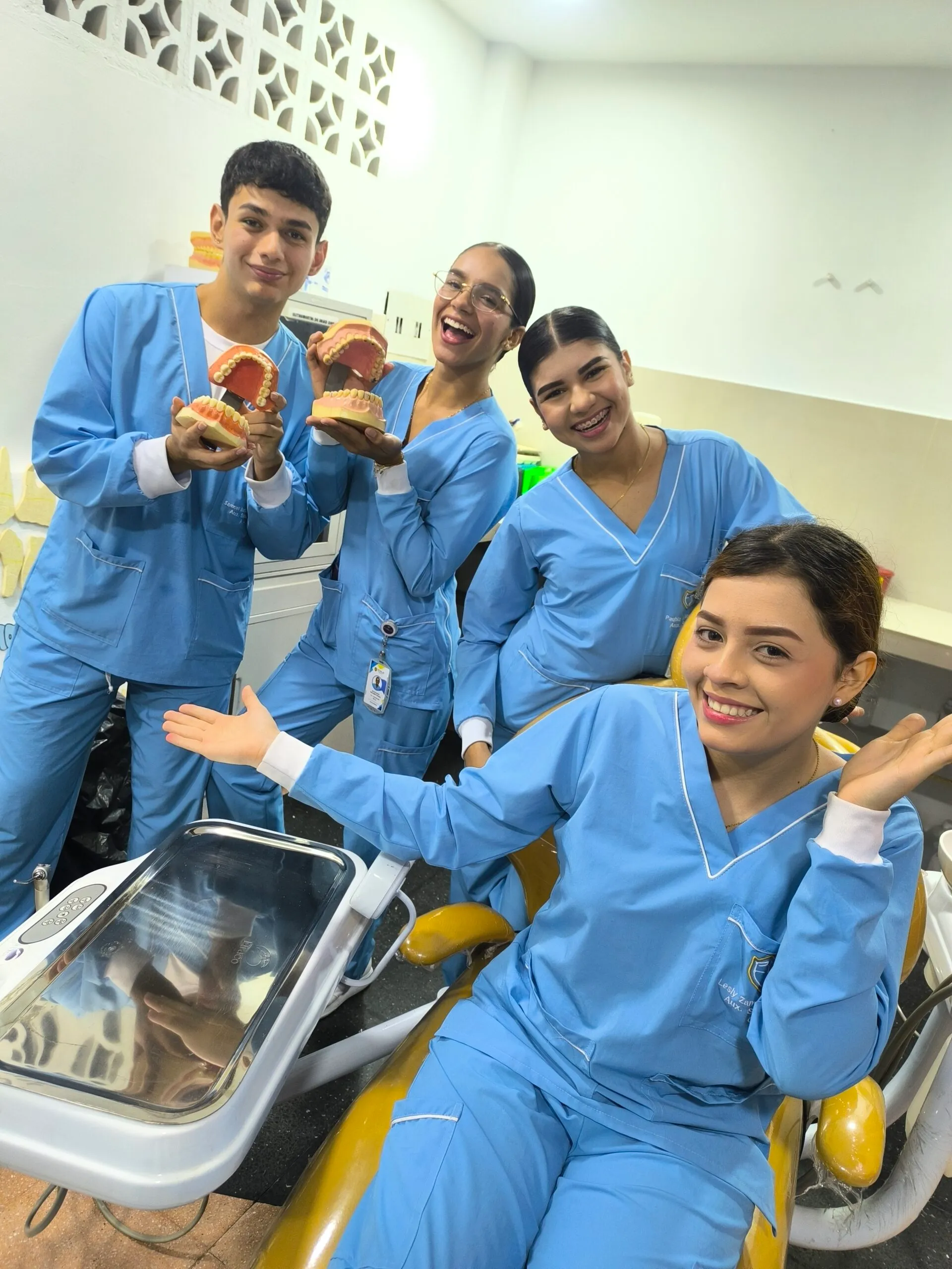 Estudiantes de ECSALUD en actividades académicas y prácticas (foto 17)